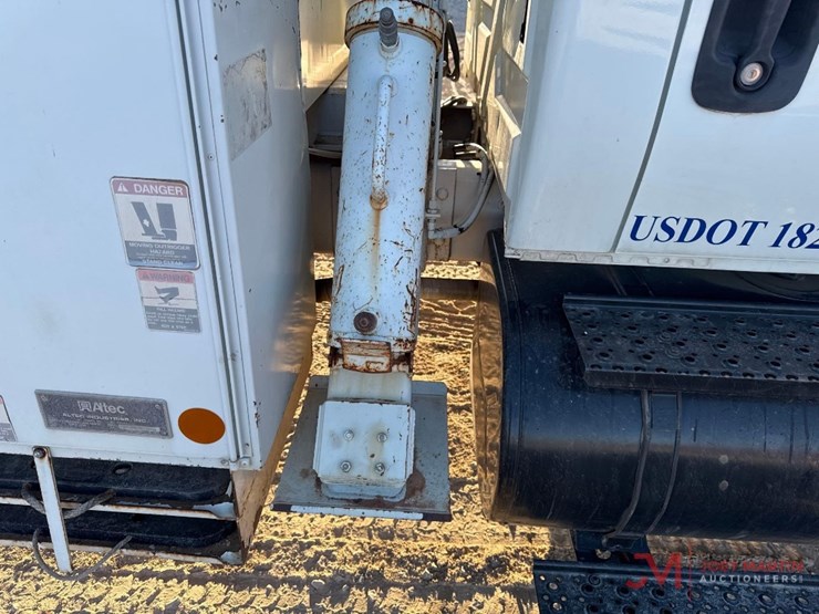 2005-international-durastar-4300-image-22