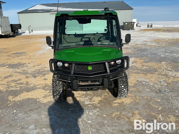 2023-john-deere-gator-image-2
