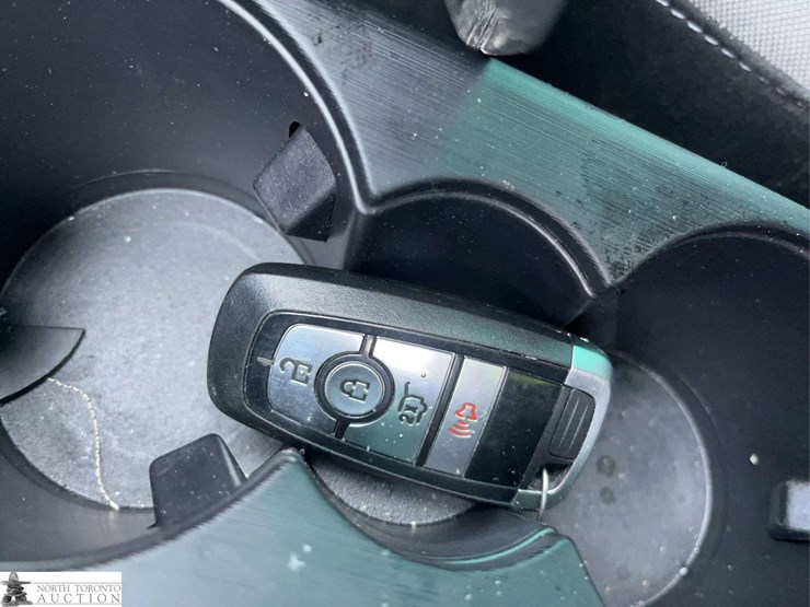 2022-ford-escape-se-image-16