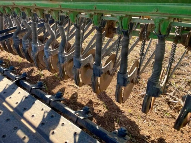 john-deere-8300-image-10