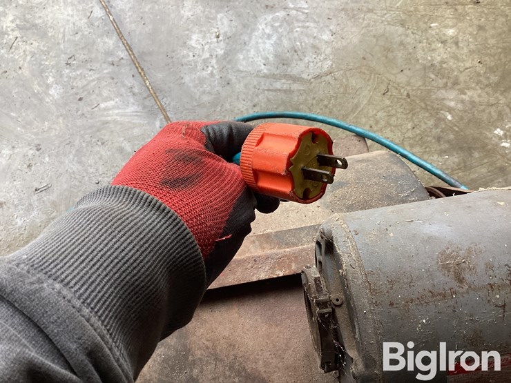 shop-fan-on-wheels-image-11