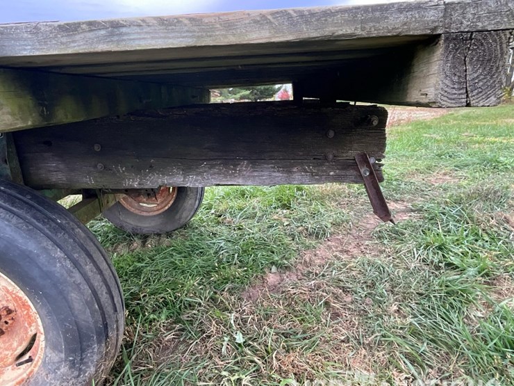 hay-rack-on-running-gear-image-25