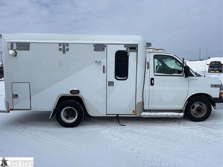 2016-chevrolet-express-g3500-image-8