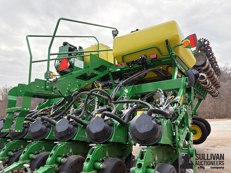 2019-john-deere-1795-image-14