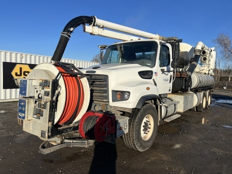 2014-vactor-2100-image-1