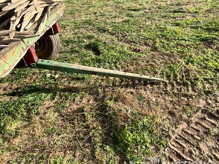 hay-rack-on-john-deere-running-gear-image-28