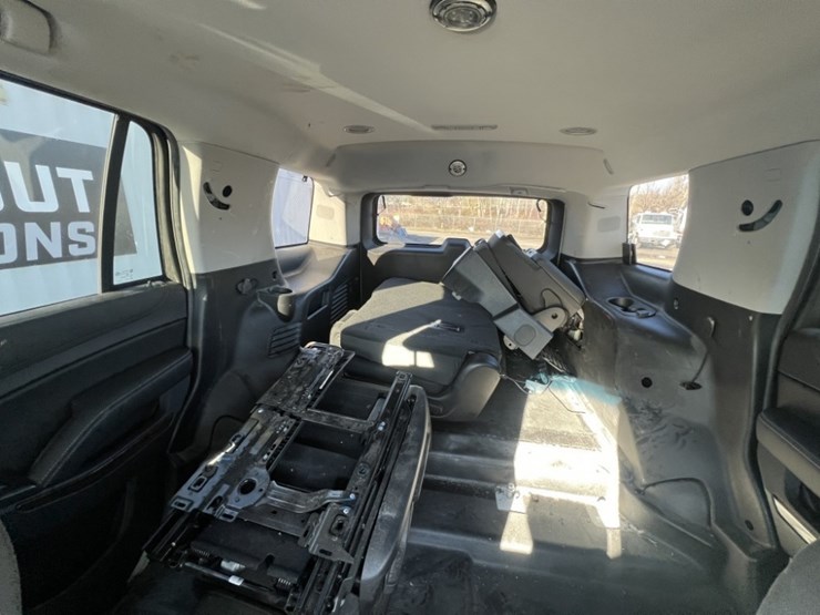 2018-chevrolet-tahoe-image-34