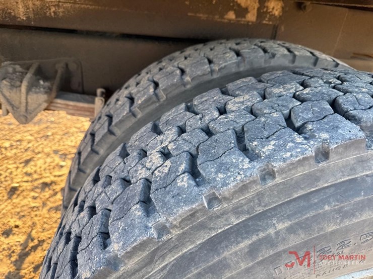 2005-international-durastar-4300-image-18