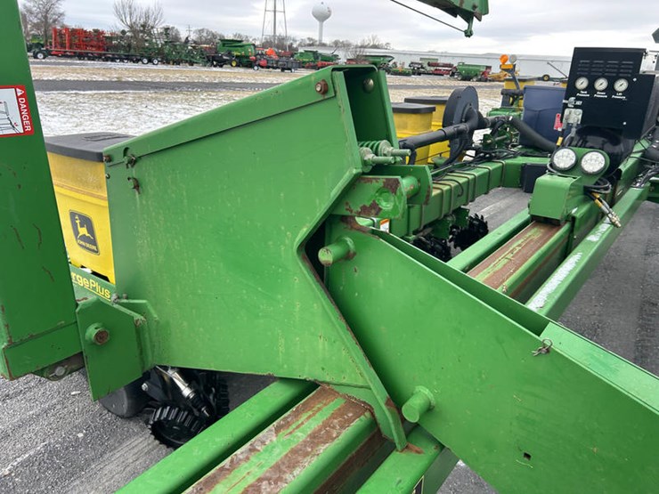 john-deere-1770-image-15