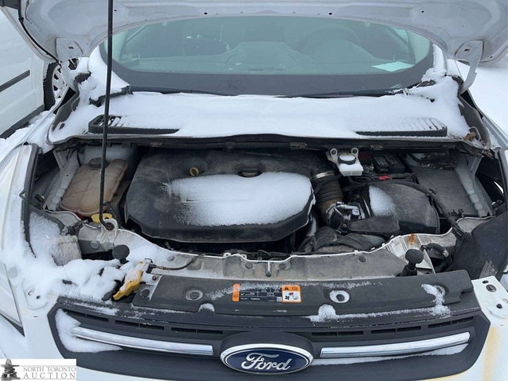 2013-ford-escape-se-image-13