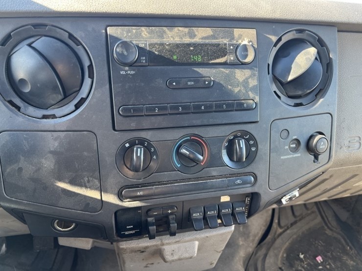 2008-ford-f550-image-26