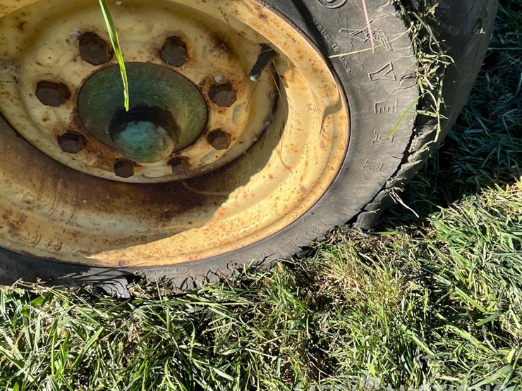 metal-barge-box-on-john-deere-running-gear-image-20