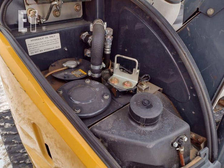 2016-deere-35g-image-42