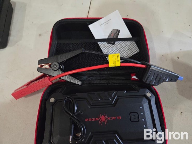 black-widow-jump-pack,-flashlight-&-driver-set-image-12