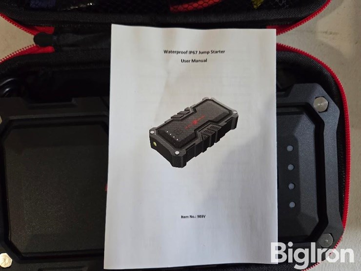 black-widow-jump-pack,-flashlight-&-driver-set-image-13