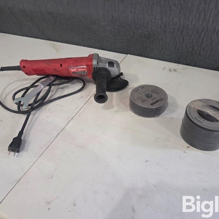 Milwaukee 4-1/2" Grinder