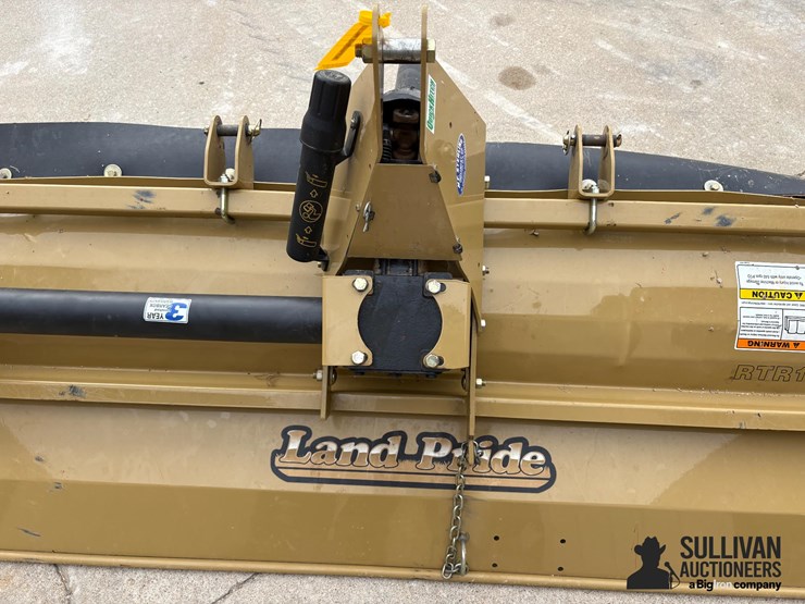 2022-land-pride-rtr1274-image-14