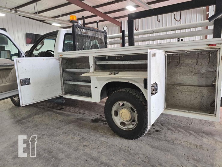 2009-ford-f350-image-17