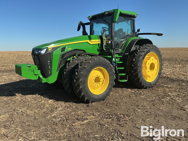 2024-john-deere-8r-370-image-1