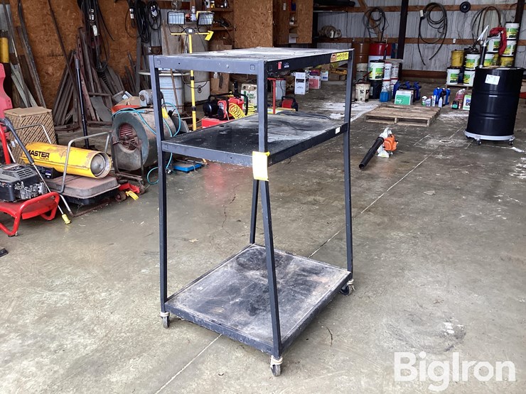 metal-shelf-on-wheels-image-1