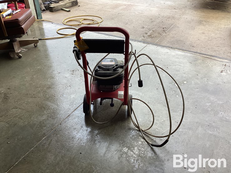 troy-bilt-2400psi-power-washer-image-6