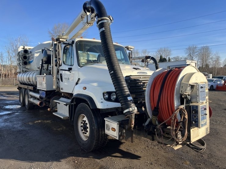 2014-vactor-2100-image-2