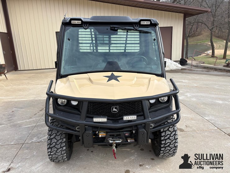 2022-john-deere-xuv835m-4x4-utv-image-2