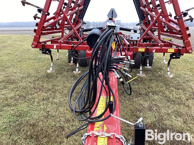 2023-case-ih-255-image-11