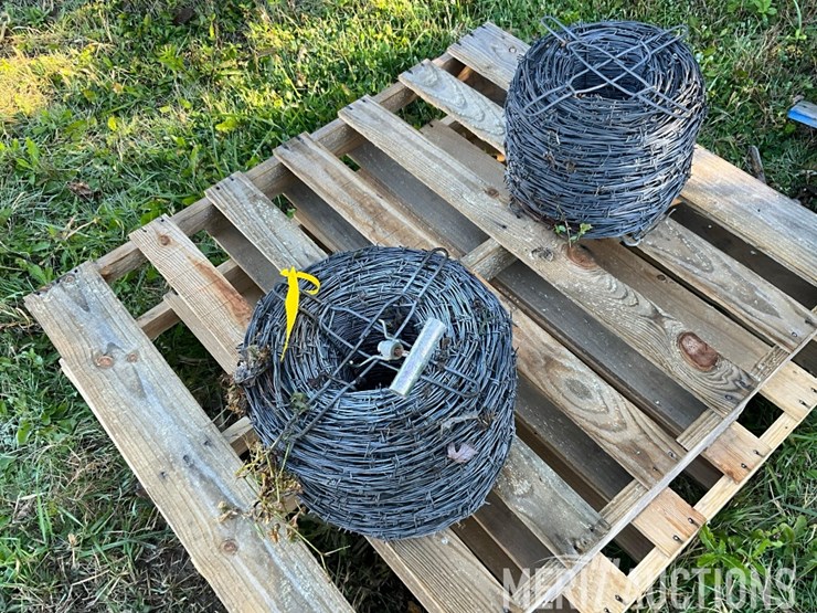 2-rolls-of-barbwire-image-2
