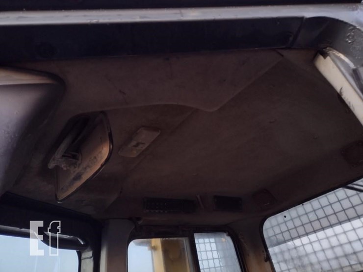 2004-komatsu-d65ex-15-image-15