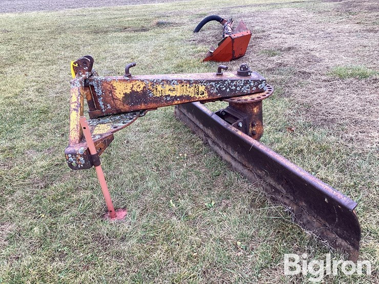 big-rhino-8’-blade-image-8