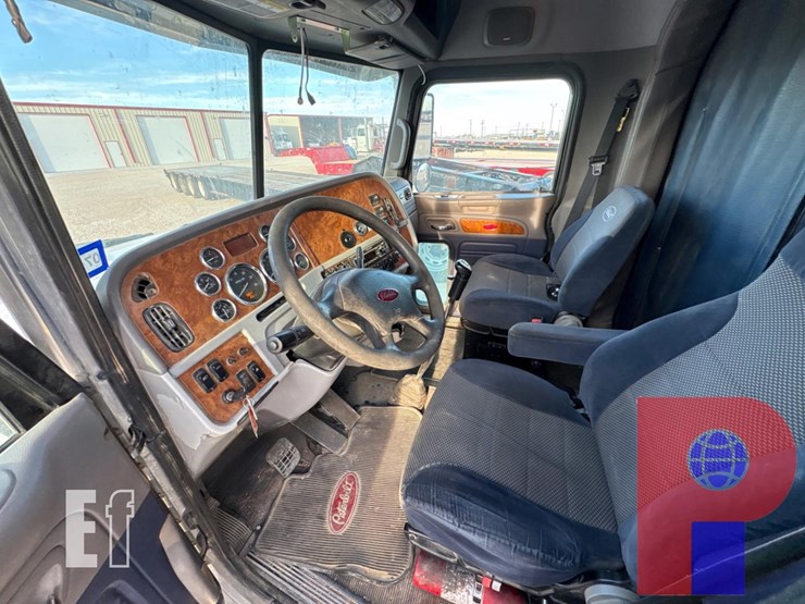 2009-peterbilt-386-image-5