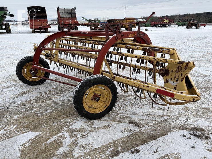 new-holland-258-image-5