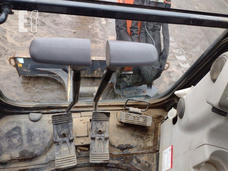 2014-hitachi-zx35u-image-10