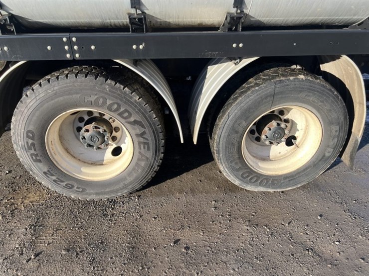 2014-vactor-2100-image-12