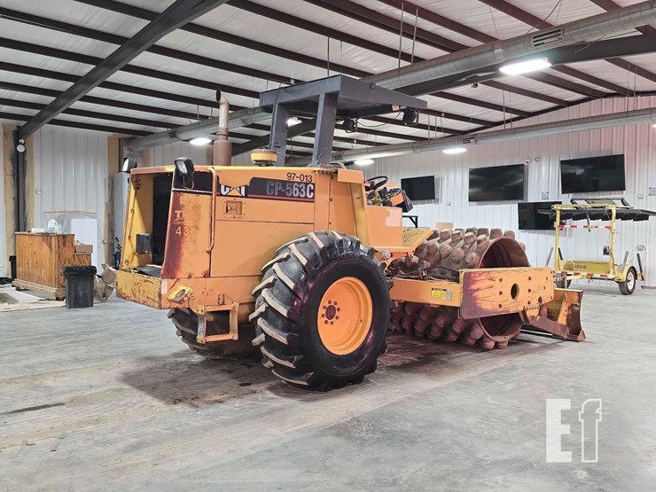 1995-caterpillar-cp-563c-image-3