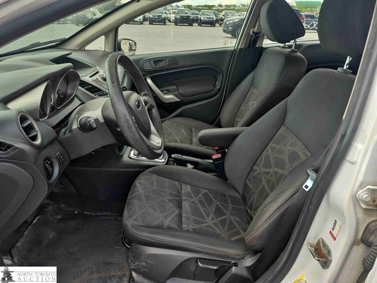 non-operable-2013-ford-fiesta-se-image-15