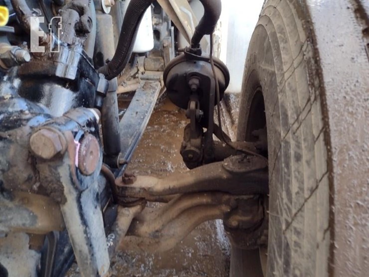 2008-peterbilt-365-image-25