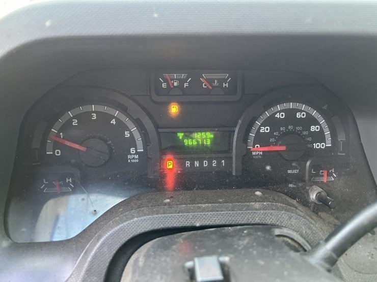 2011-ford-e350-image-21