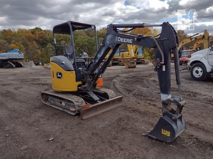 2022-deere-26g-image-47