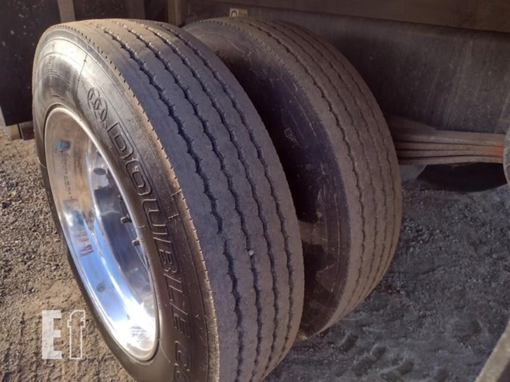 peterbilt-330-image-26