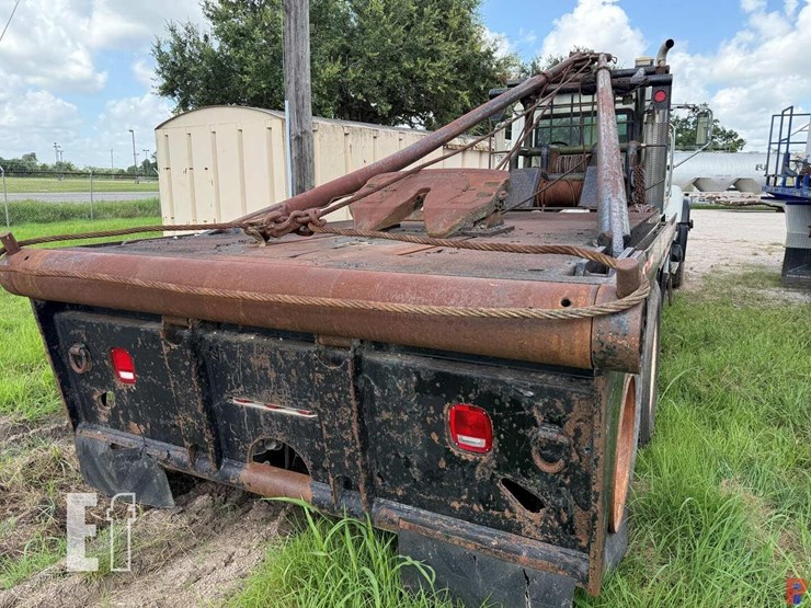 2007-mack-granite-cv713-image-5