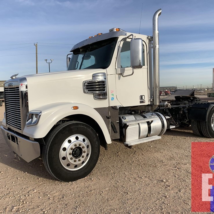 2021 FREIGHTLINER CORONADO 122 SD