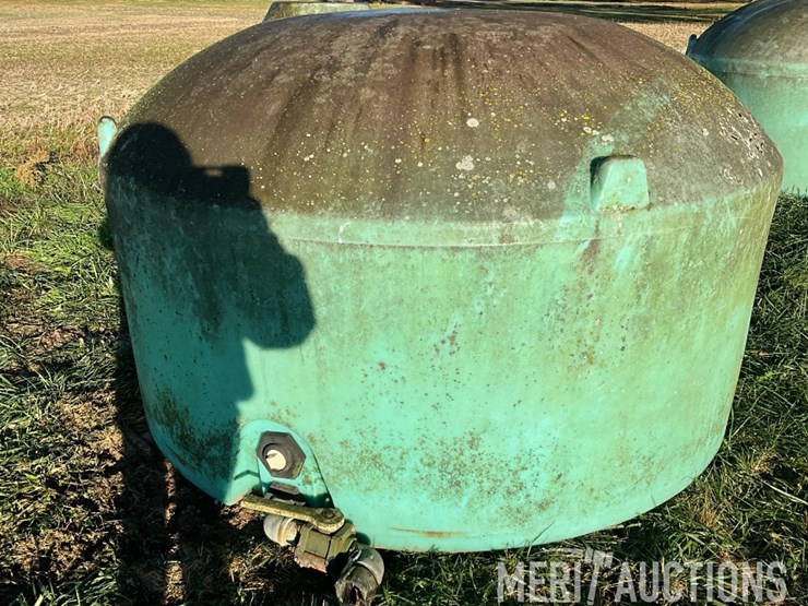 green-1,100-gallon-poly-tank-image-7