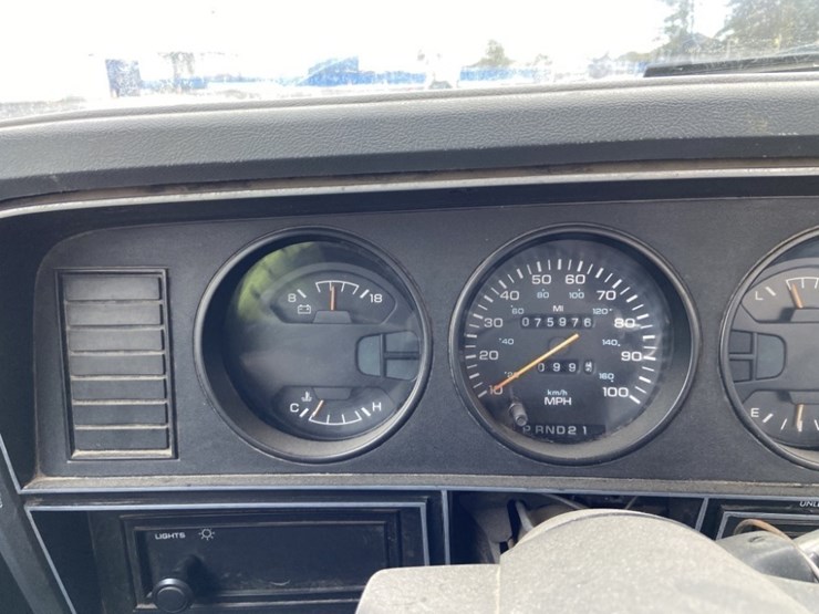 1990-dodge-ram-350-image-25