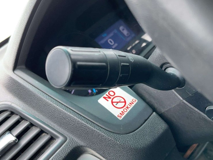 2015-ford-explorer-image-21