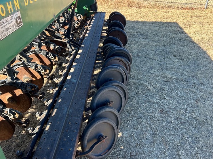 john-deere-8300-image-6