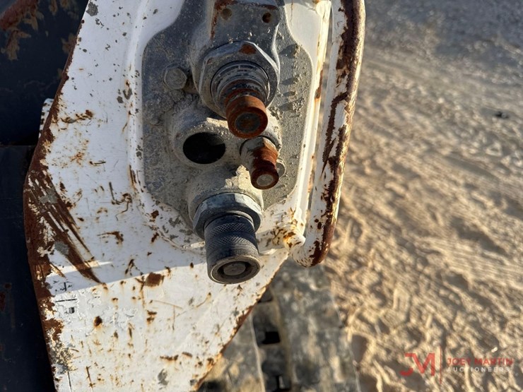 2015-bobcat-t590-image-6