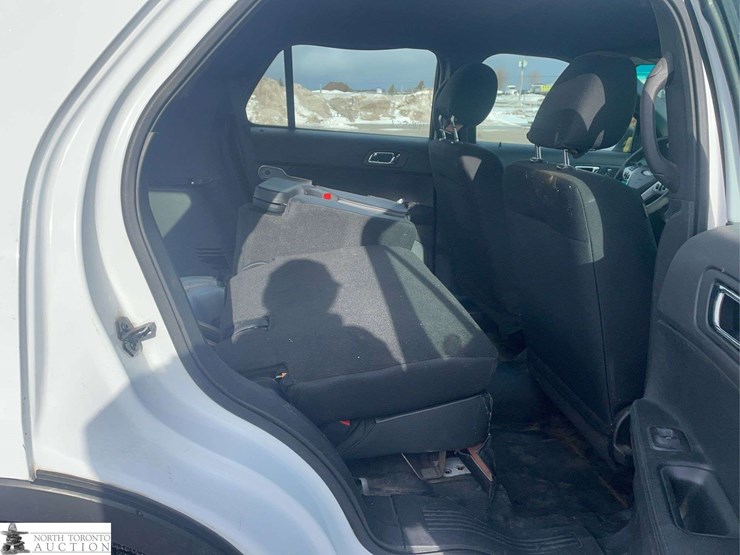 2014-ford-explorer-image-26