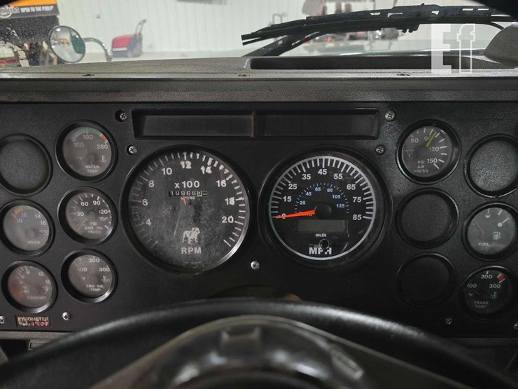 2000-mack-ch613-image-29